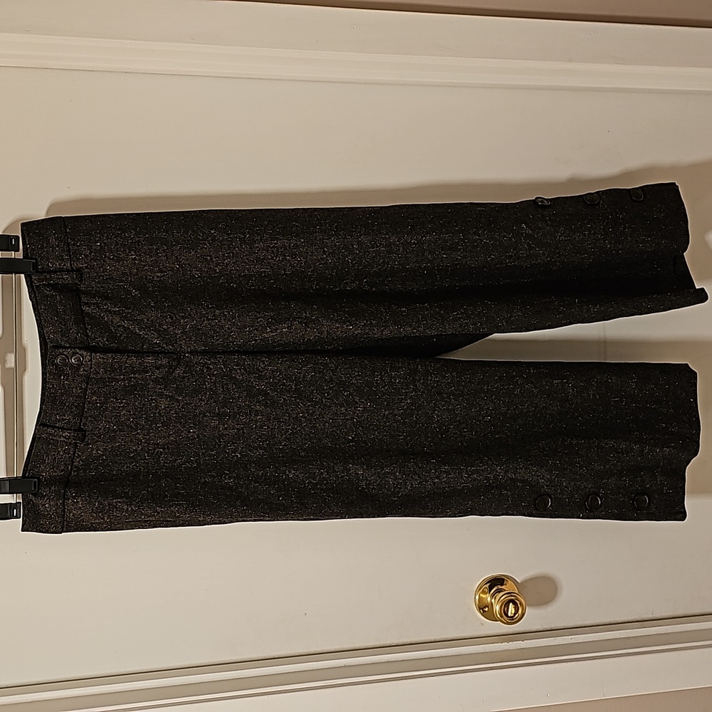 Talbots Wool Blend Capri Trousers Size 6. Gray Brown